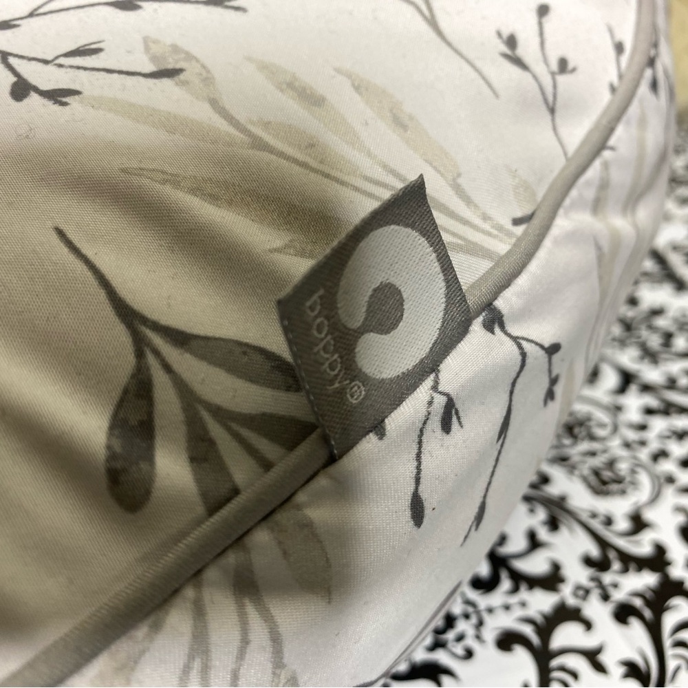 NWT Boppy : gray cream leaf print maternity uplift nursing breastfeeding pillow - Picture 7 of 13